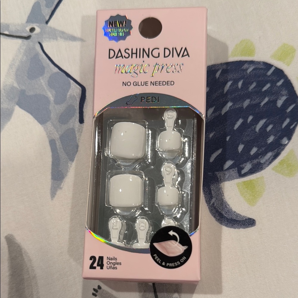 Dashing Diva Magic Press White Press-On Nails